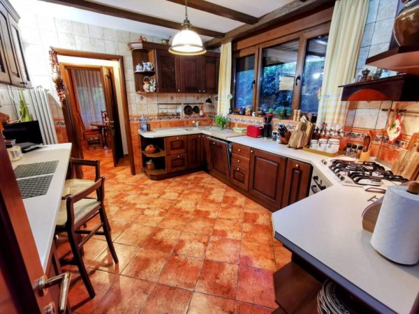 Vila P+1+M- Damaroaia- Jiului- Izbiceni